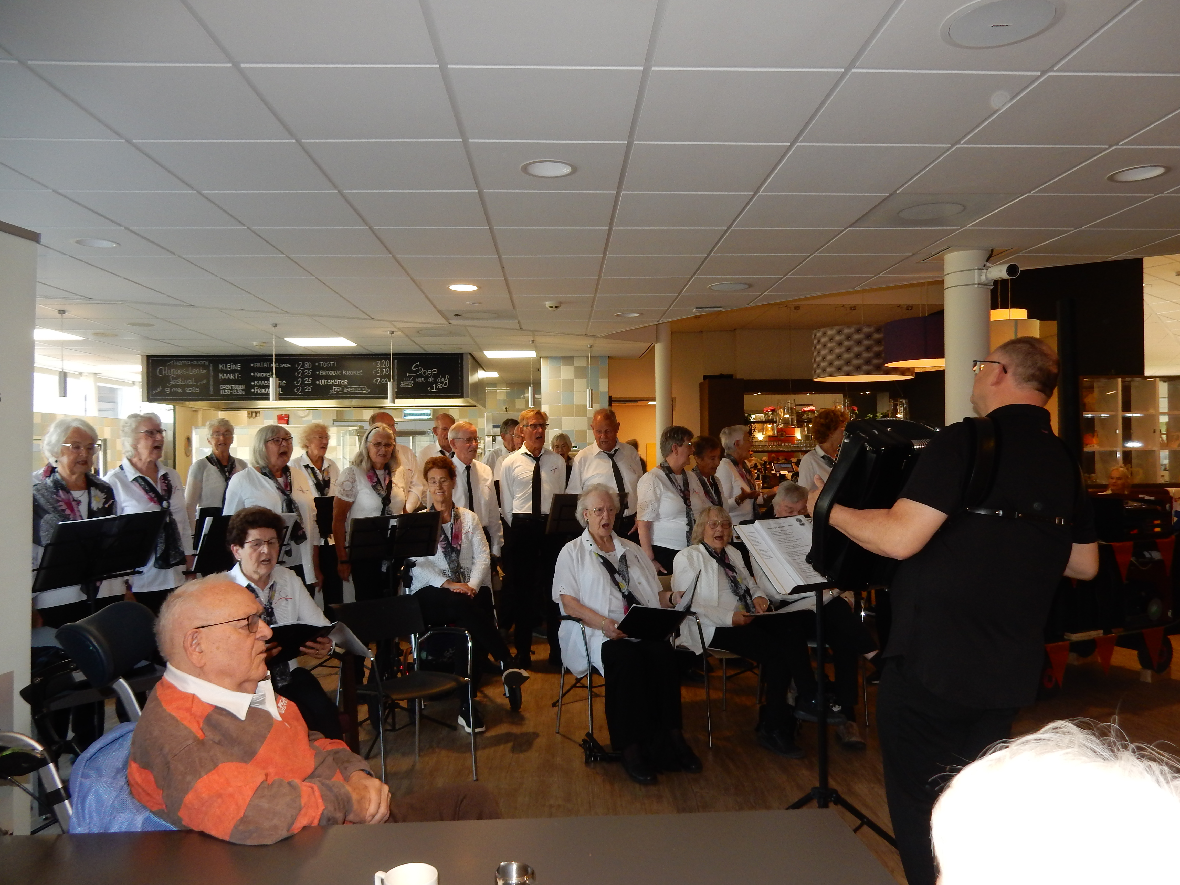 Optreden St Nicolaas 5 mei 2025 – foto 4